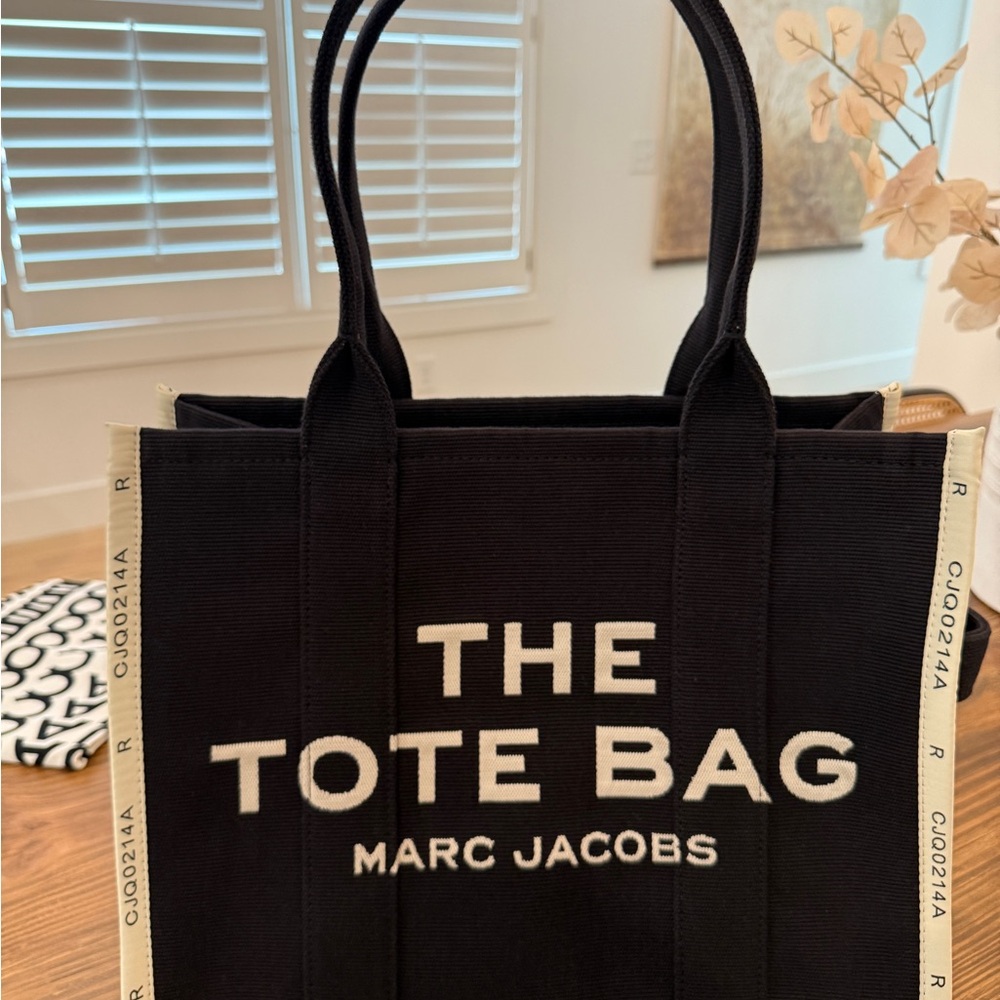 Marc Jacobs Jacquard Tote Bag - Picture 5 of 7